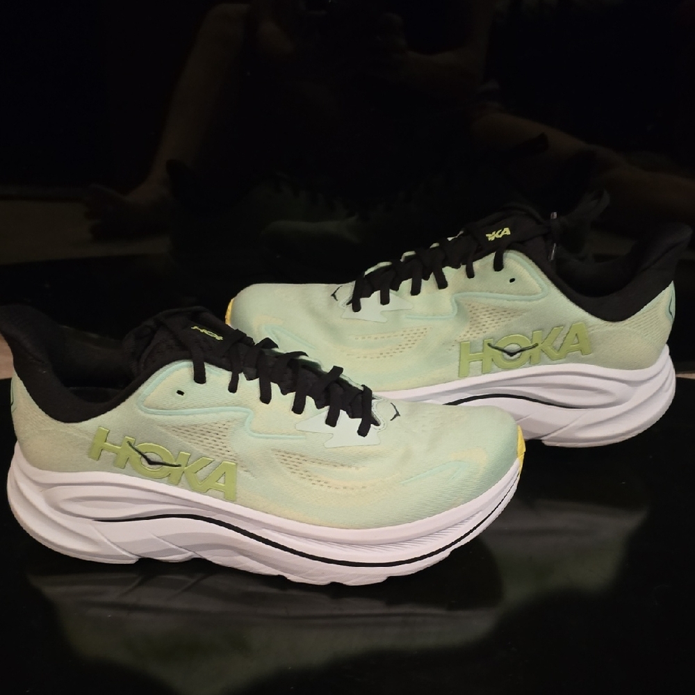 Hoka Clifton 10